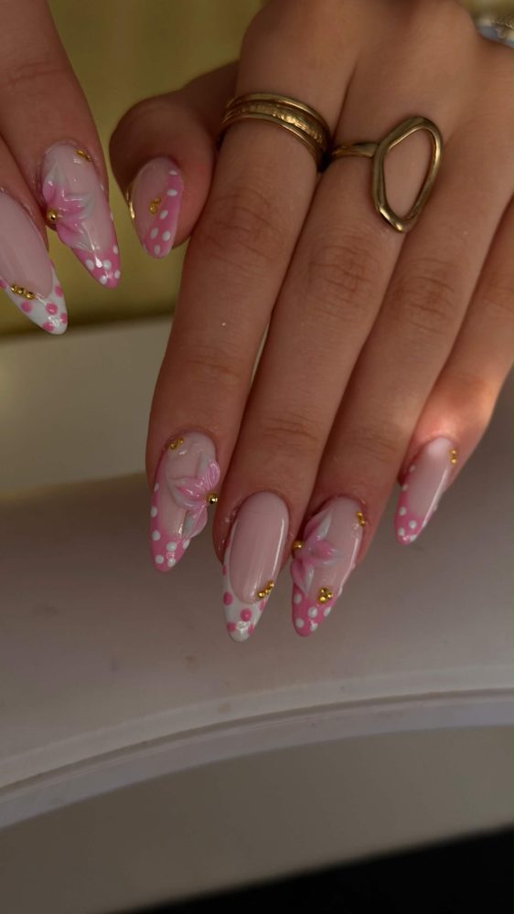 Réalisation ongles ELLNAILS